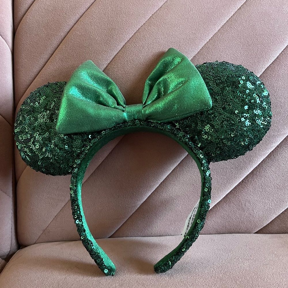 Disney Minnie Mouse Bow Headband, Green. Like new